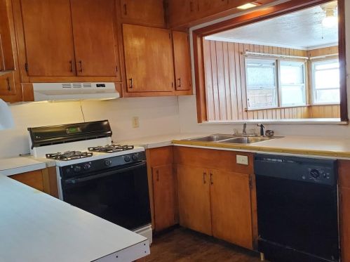 410 Utah St, Morgans Point, TX 77571-5559