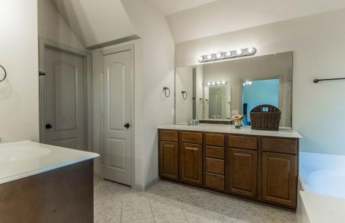 9824 De Loach Dr, Plano, TX 75025-5883