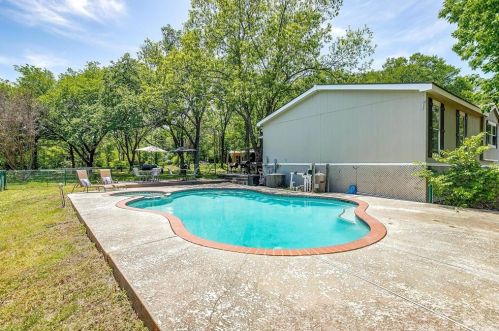 6356 Rendon Bloodworth, Fort Worth TX  76140-9456 exterior