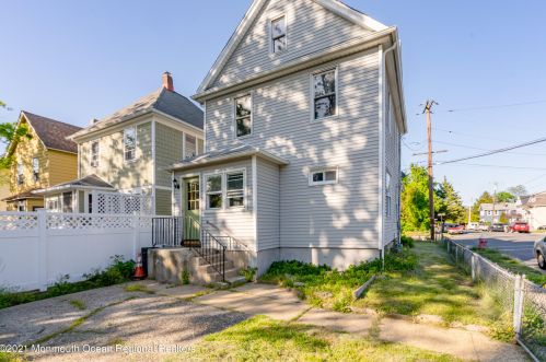 22 High St, Tinton Falls NJ  07724-3451 exterior