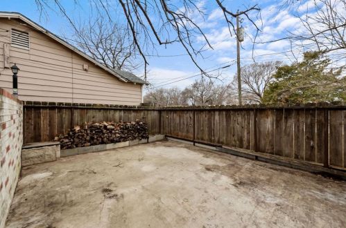 3824 Kimbo Rd, Fort Worth TX 76111-6209 exterior