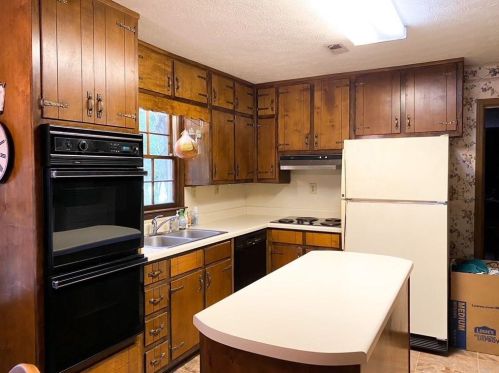 2396 Fieldstone Dr, Conyers, GA 30013-1919