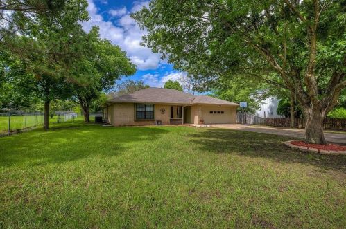 504 Center Point Rd, Greenville, TX 75402-7706