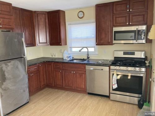 16 Llewellyn Ave, Paterson NJ  07506-2638 exterior