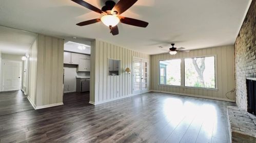4906 Beverly Hills Dr, Austin TX  78731-4702 exterior