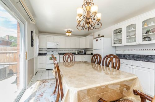 7803 Nordica Ave, Niles IL  60714-3313 exterior