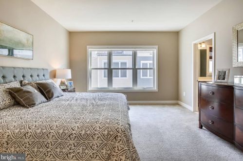 642 Ellsworth Dr, Silver Spring MD 20910-4301 exterior