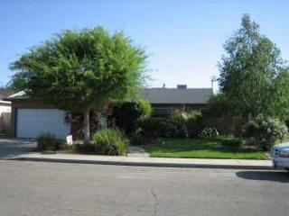 1492 Keats Ave, Clovis, CA 93611-3036