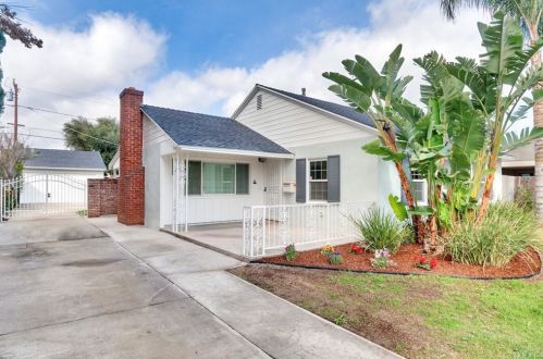 6775 Glacier Dr, Riverside, CA 92506-3903