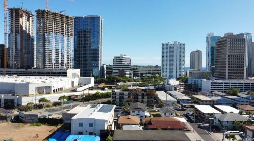 735 Birch St, Honolulu HI  96814-2908 exterior