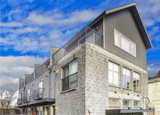 1506 52nd St, Seattle, WA 98107-3820