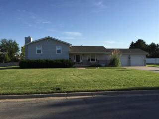 707 10th St, Pratt, KS 67124-3222