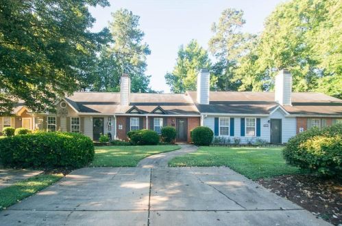 1916 Cheatham Woods Dr, Marietta GA  30008-4449 exterior