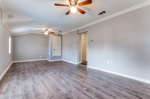 100 Las Vegas Trl, Fort Worth TX  76108-2371 exterior