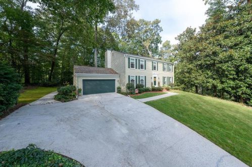 410 Pebblestone Cir, Marietta, GA 30067-4984