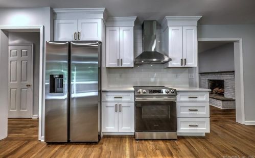 34 Brookwood Ln, Huntington CT  06484-2051 exterior