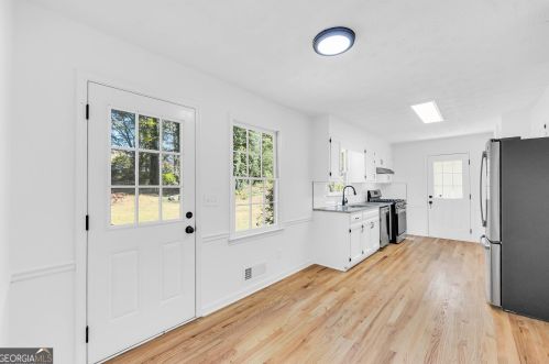 543 Charing Cross Dr, Marietta GA  30066-2556 exterior