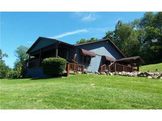 336 Beagle Club Rd, Washington, PA 15301-7184