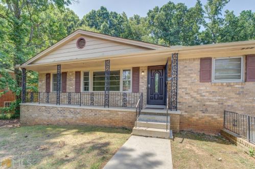 4071 Elmscourt Dr, Stone Mountain, GA 30083-2320