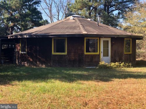 33 Anchor Dr, Montross, VA 22520-4151