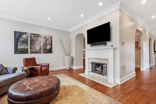 2464 Brookhaven Hts Ct, Atlanta GA  30319-5243 exterior