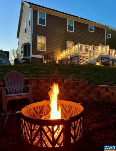 1813 Wickham Pl, Charlottesville, VA 22901-9235