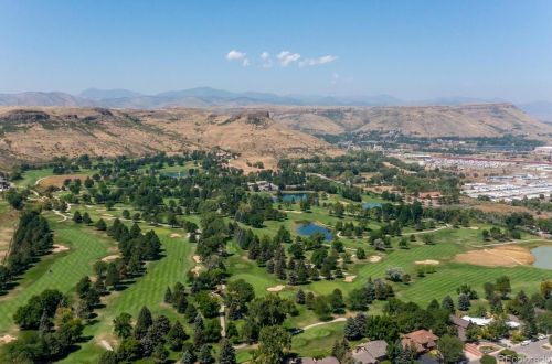 2070 Un Dr, Aurora CO 80015-6600 exterior