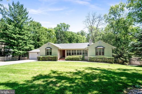 61 Broadripple Dr, Princeton, NJ 08540-4011