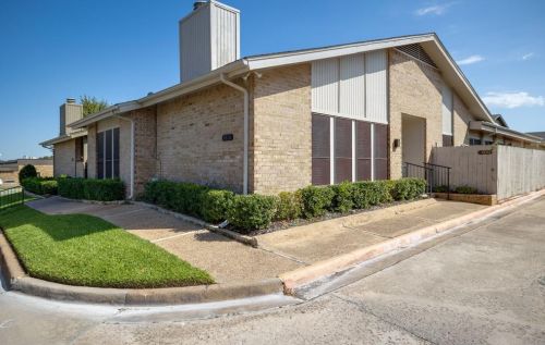 3010 Rustling Leaves Ln, Bedford, TX 76021-4118