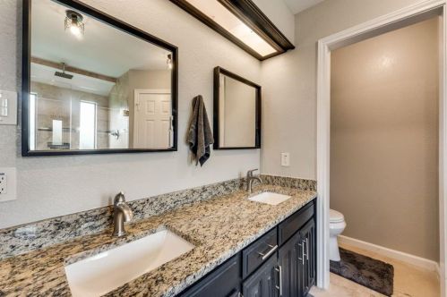 2046 Greenstone Trl, Carrollton TX 75010-4140 exterior