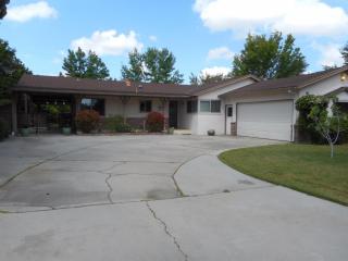 5485 7th St, Fresno, CA 93710-6425
