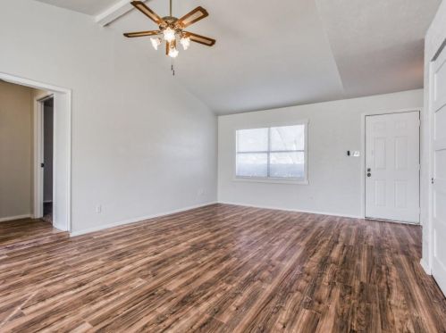 1613 Chablis St, Garland TX 75040-4633 exterior