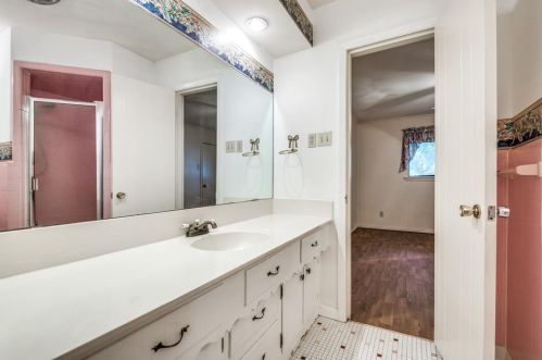 809 Tanglewood Dr, Irving TX 75061-6815 exterior