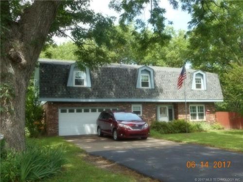3021 Mayer Ln, Muskogee, OK 74403-1018