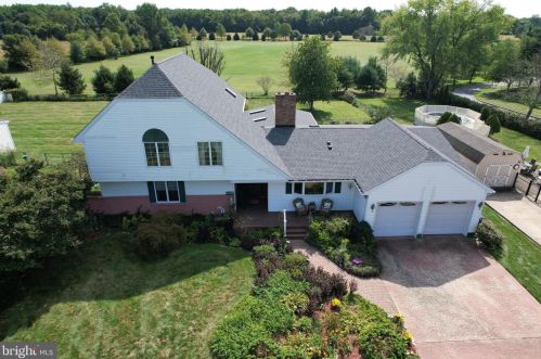 24854 Main St, Columbus, NJ 08022-1339