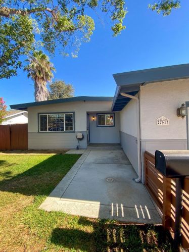 261 Stonyford Dr, Vacaville, CA 95687-4924