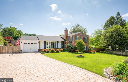 8501 Varsity Ct, Annandale, VA 22003-2237