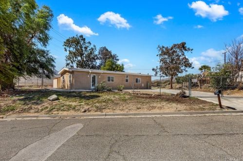 13495 Chaparral Rd, Cabazon, CA 92282-3139