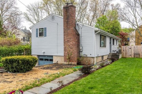 34 Garner St, Norwalk, CT 06854-2136
