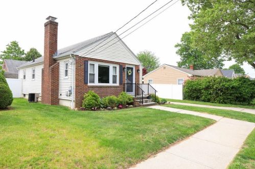 26 Rome Ave, Providence, RI 02904-4566
