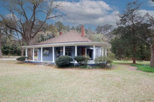 1091 Dogwood Rd, Lithonia, GA 30078-2004