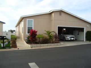 616 Via Santa Cruz, Vista, CA 92081-6335