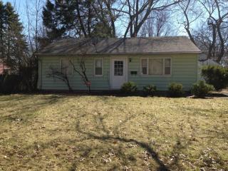1205 Briarcliff Dr, Urbana, IL 61801-5303