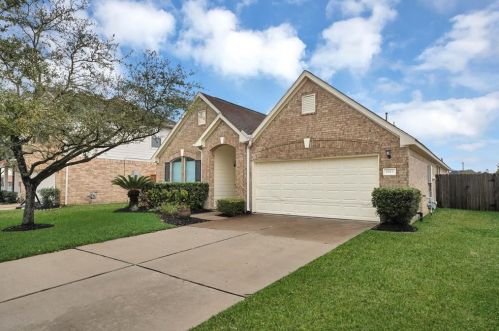1813 Gable Stone Ln, Pearland, TX 77581-5695