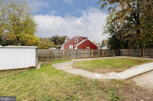 721 Pkwy Ave, Trenton NJ 08618-2729 exterior