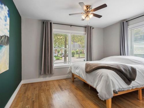 993 Burns Dr, Atlanta GA  30310-4631 exterior