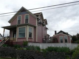 206 6th Ave, Kelso, WA 98626-4327