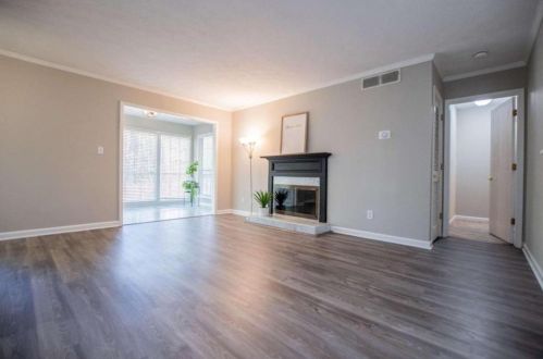 101 Country Park Dr, Smyrna GA  30080-8215 exterior