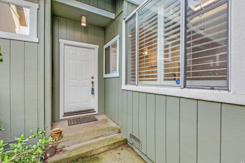 312 Catalina Blvd, San Rafael, CA 94901-4414