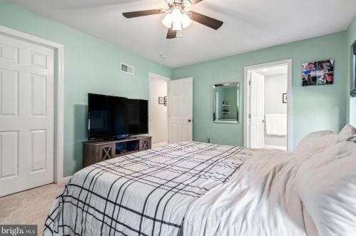 319 Devon Dr, Lancaster PA  17603-4609 exterior